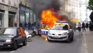 Plusieurs personnes cagoulées s'en étaient prises à une voiture de police occupée à Paris en 2016.