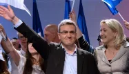 Aymeric Chauprade accuse Marine Le Pen d'avoir mené l'embauche d'assistants parlementaires en réalité dédiés aux affaires du Front national.