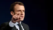 "Les invectives ou la diffamation ne permettent pas de régler les cas concrets quand on est soumis à la justice", a attaqué Emmanuel Macron.