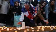 "Londres ne sera jamais invaincue" ont proclamé des centaines de personnes rassemblées jeudi à Trafalgar Square.