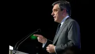 François Fillon a reçu pour 35.500 euros de costumes sur mesure, réglés en espèces, depuis 2012.