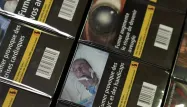 Le gouvernement augmente les taxes sur les cigarettes les moins chères