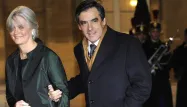 La femme de François Fillon, Pénélope Fillon, a été rémunérée pendant huit ans à hauteur d'environ "500.000 euros brut" au total, ainsi que par la Revue des deux mondes, affirme Le Canard enchaîné.