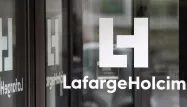 LafargeHolcim, visé en France par une enquête judiciaire ouverte en octobre après une plainte de Bercy, a diligenté une enquête interne.