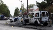Une quinzaine d'agresseurs avaient incendié deux voitures de police, en octobre à Viry-Châtillon.