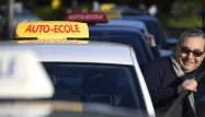 opération escargot, auto-école, 18 avril 2017 crédit : LIONEL BONAVENTURE / AFP - 1280