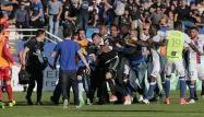 Les joueurs lyonnais ont été attaqués avant et à la mi-temps du match.
