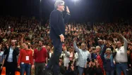 En meeting à Marseille, Jean-Luc Mélenchon doit convaincre les indécis