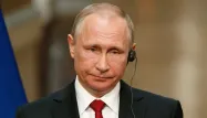 Vladimir Poutine a dû revenir lundi sur la réception au Kremlin de Marine Le Pen durant la présidentielle.