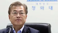 Moon Jae-In, classé plutôt à gauche, est favorable à une forme de dialogue avec Pyongyang.