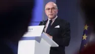 Cazeneuve : la "gauche de gouvernement" doit "apporter sa contribution" au quinquennat Macron