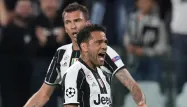 Dani Alves et Mandzukic face à Monaco (1280x640) Valéry HACHE / AFP
