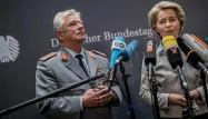 La ministre de la Défense, Ursula von der Leyen, et l'Inspecteur général des Forces armées annoncent un changement en interne au sein de la Bundeswehr.
