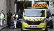La suspecte a quitté la cour d'appel dans une ambulance des pompiers vers 13h30 jeudi. Son malaise va retarder sa présentation devant la juge.