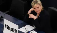 Marine Le Pen était convoquée vendredi chez les juges en vue d'une possible mise en examen.