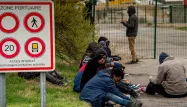 Calais, migrants, port crédit : PHILIPPE HUGUEN / AFP - 1280