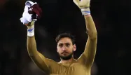 Critiqué pour s'être engagé dans un bras de fer avec son club du Milan AC, Gianluigi Donnarumma a hérité du surnom de "Dollarumma".
