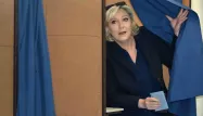 La candidate FN est arrivée largement en tête lors du premier tour dimanche dernier avec 46,02% des voix.