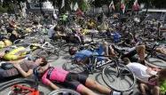 manifestation de cyclistes, place de la Bastille crédit : FRANCOIS GUILLOT / AFP - 1280