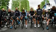 Hommage aux victimes de Londres au départ du critérium du Dauphiné