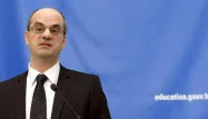 Les propos de Jean-Michel Blanquer "nous inquiètent" car "ils reflètent une totale méconnaissance de ce qui se passe à l'école", explique un syndicat.
