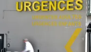 la Fédération hospitalière de France dénonce que l'hôpital soit devenu la "variable d'ajustement du système".