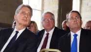 Philip Hammond (à gauche), au côté du secrétaire d'Étata au Commerce international Liam Fox.
