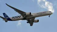 Un Airbus A350-1000 près de l'aéroport de Toulouse-Blagnac, en mars.