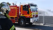 Les personnes bloquées ont été sauvées "in extremis" en empruntant les grandes échelles des camions de pompiers.