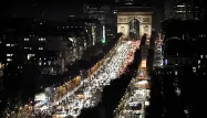 Le marché de Noël des Champs-Elysées en 2016.