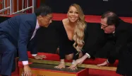 Mariah Carey a laissé ses empreintes de mains à Hollywood.
