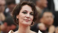 L'actrice Jeanne Balibar reprend le rôle de Barbara.