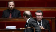 Les députés socialistes frondeurs, Laurent Baumel, Christian Paul et Pascal Cherki, à l'Assemblée.