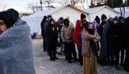 Migrants : femmes et enfants dans le froid glacial de Serbie