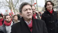Mélenchon favorable à une "garde nationale" formée avec des jeunes
