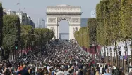 11.02.Foule population france arc de triomphe.THOMAS SAMSON  AFP.1280.640