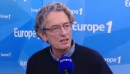 Antoine Glaser est journaliste et écrivain.