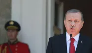 "Actuellement, c'est plutôt la Russie qui est engagée dans une invasion de la Syrie", a déclaré Erdogan.