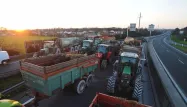 Meuse : des agriculteurs en colère bloquent des ronds-points