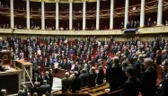 Le Parlement a observé une minute de silence mardi.