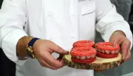 Le macaronut, la nouvelle invention du pâtissier français François Payard.
