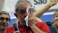 Lula, du héros ouvrier au politicien contesté