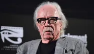 John Carpenter sera, cette fois-ci, aux manettes de la production du film.