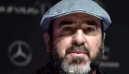 Cantona allume Didier Deschamps dans une interview au Guardian.