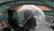 Aucun match ne s'est disputé lundi à Roland-Garros, une première depuis 2000.