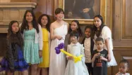 Yiru Sun a reçu 60 enfants pour ce qui devait être son repas de mariage.