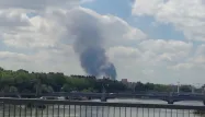 Un mort dans l'incendie d'une usine chimique classée Seveso près de Lyon