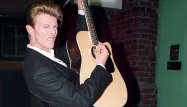 Etats-Unis : une boucle de cheveux de David Bowie mise aux enchères