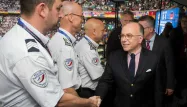 Le ministre de l'Intérieur a salué les forces du PC du Parc des Princes.
