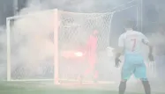 Euro 2016 : des fumigènes lancés sur la pelouse par les supporters turcs